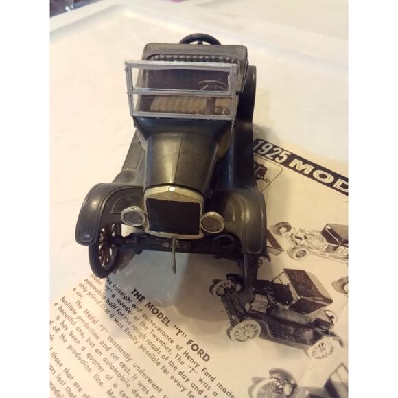 AMT 1925 Model T Ford kit - Picture 1 of 7